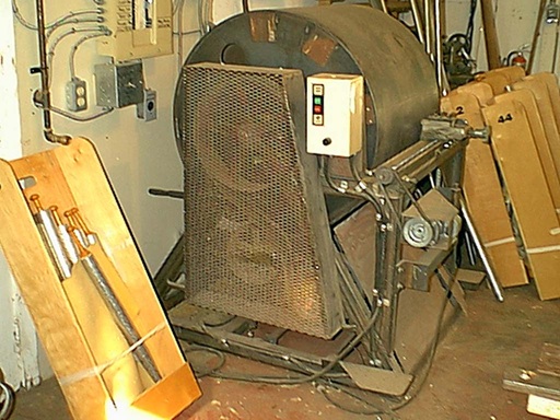 Lathe for planing pipe metal